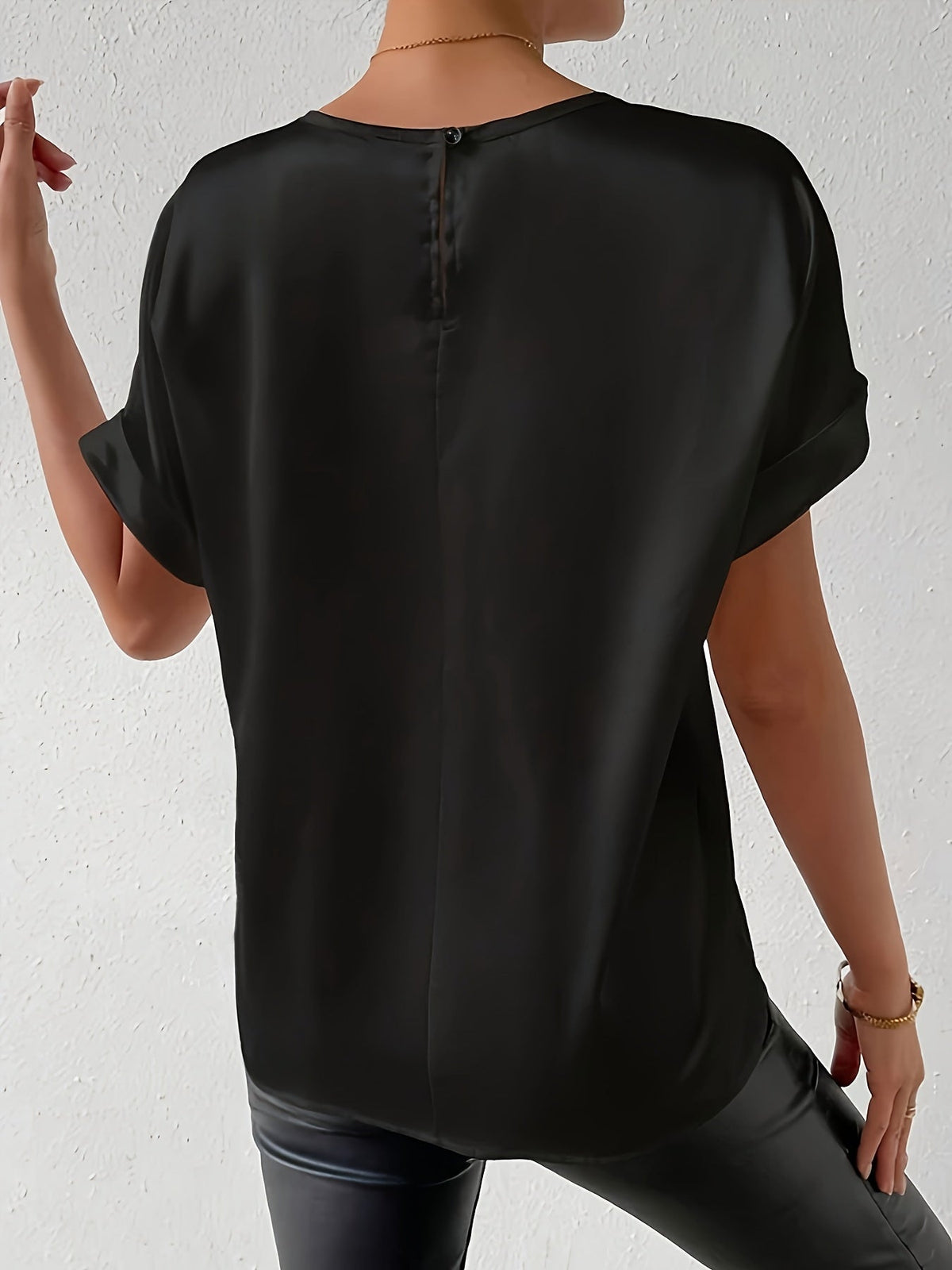 Annelotte | Women's Short Sleeve Crew Neck Satin Blouse