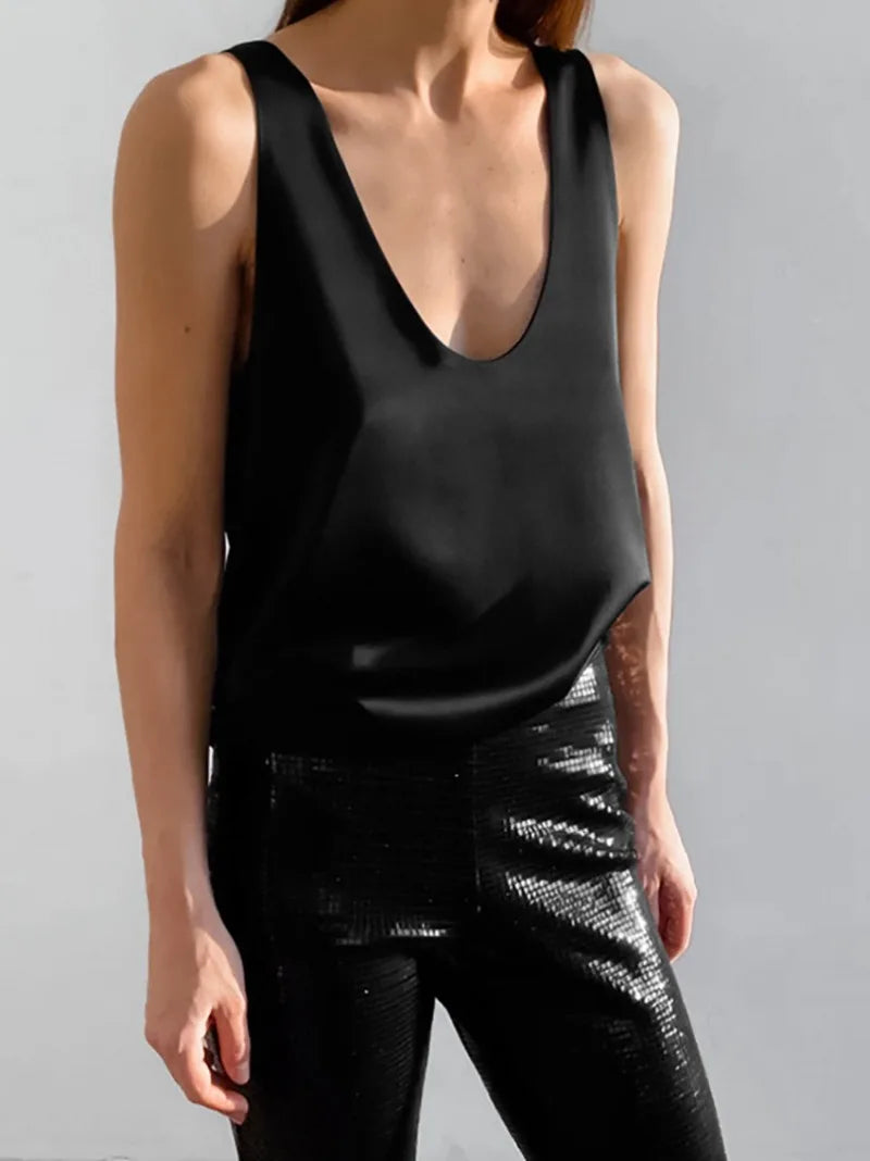 Kirstin | Women's Sleek Scoop Neck Tank Top