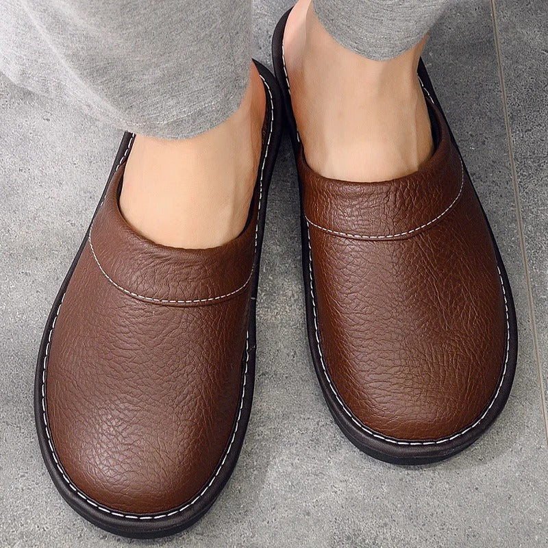 Brian | Men's Clog Slippers with Stitched Trim