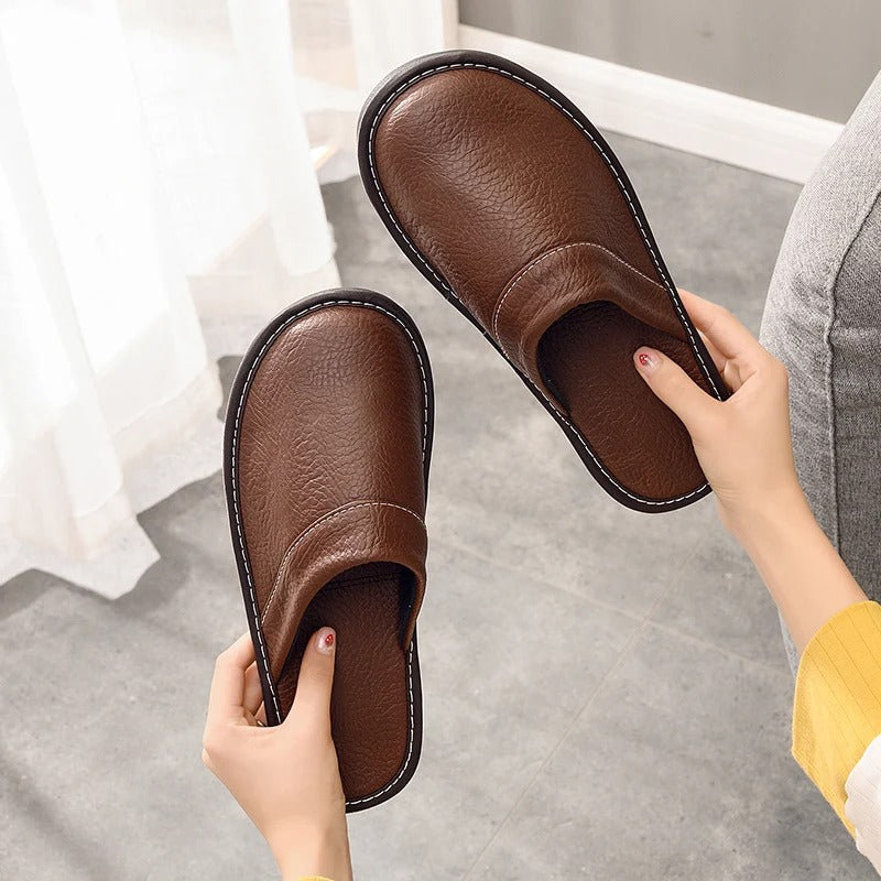Brian | Men's Clog Slippers with Stitched Trim