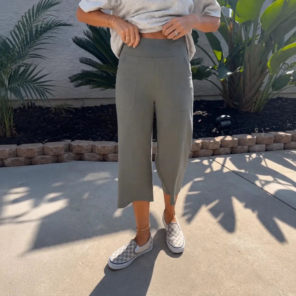 Laila | Women's Wide-Leg Cropped Pants with Pockets
