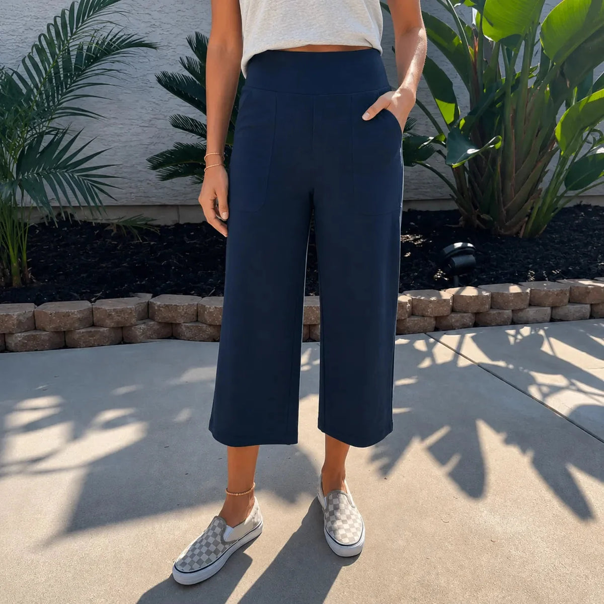 Laila | Women's Wide-Leg Cropped Pants with Pockets