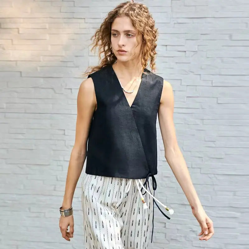 Metter | Women's V-Neck Tie-Front Tank Top